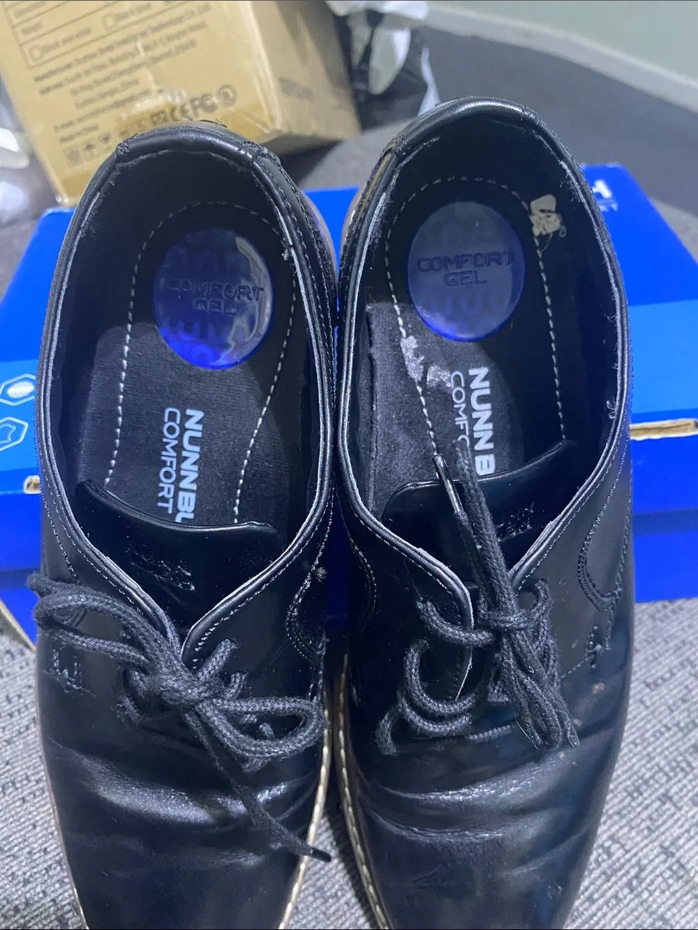 Nunn Bush Black Leather Derby Shoes with Tan Welt